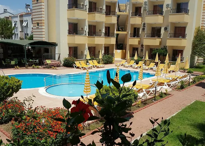 Hotel Summer Rose Side