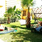 Summer Rose Hotel 3*